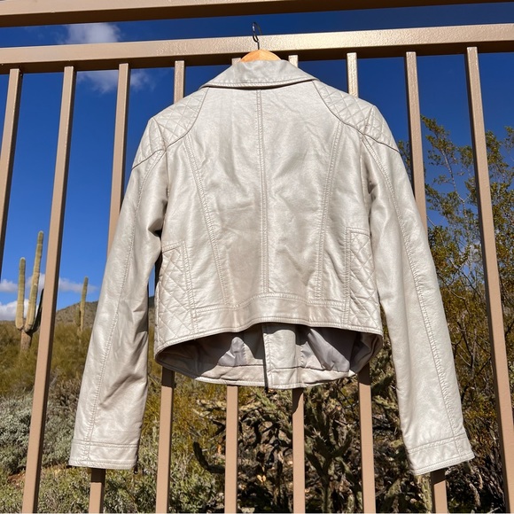 ⬇️Philosophy Women’s Zipper Jacket Size M Color Gray/Silver Looking Lots of Zips - Picture 8 of 15